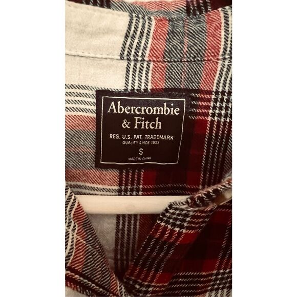 Abercrombie & Fitch Red White Black Plaid Button Down Flannel Shirt Top SZ S - Picture 2 of 10